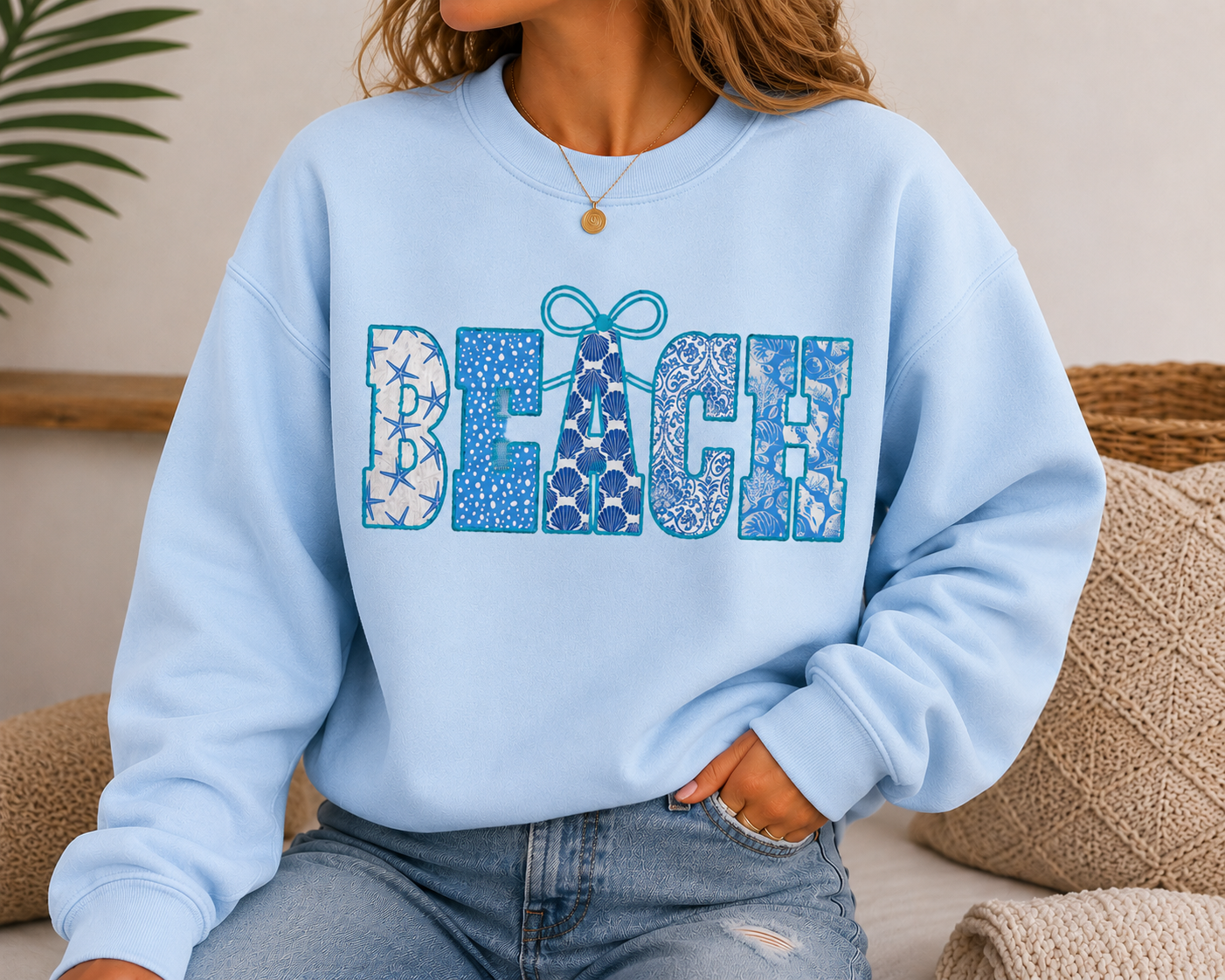 Beach Pearls & Bows Graphic Women's Sweatshirt