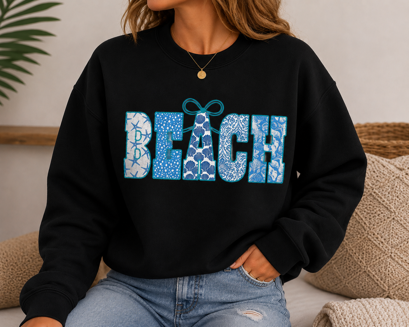 Beach Pearls & Bows Graphic Women's Sweatshirt