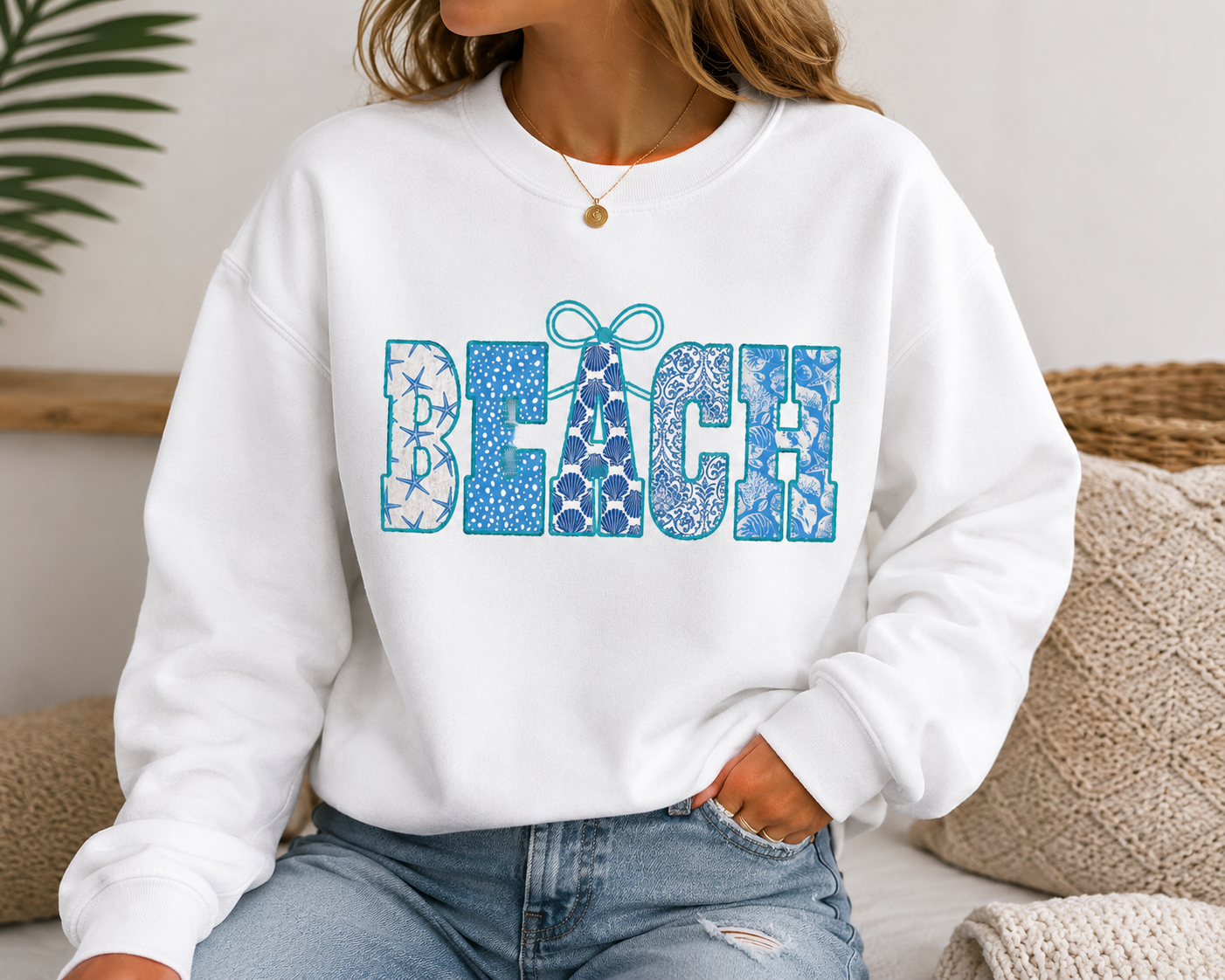 Beach Pearls & Bows Graphic Women's Sweatshirt